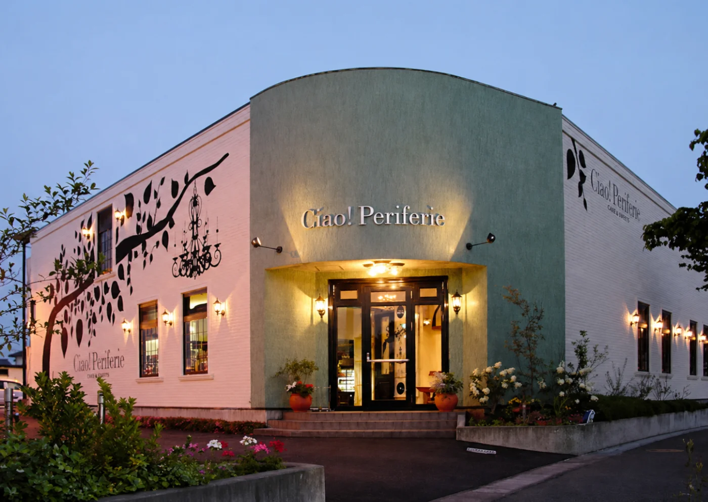 ボンジョルノ チャオ！ペリフェリエ店夜外観
