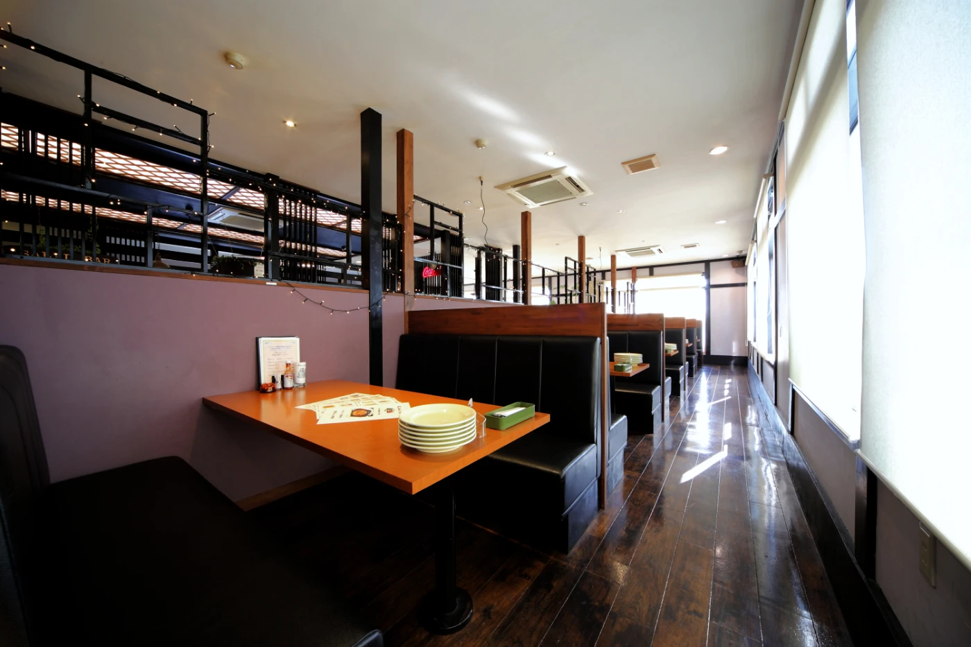 クッチーナ店内_窓際